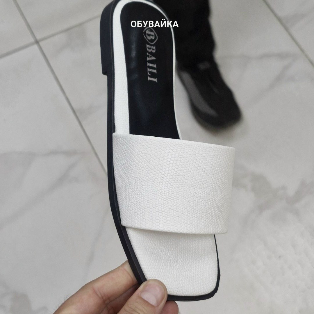 шлепанцы женские,,модные шлепанцы,сандалии модные,модные тапочки