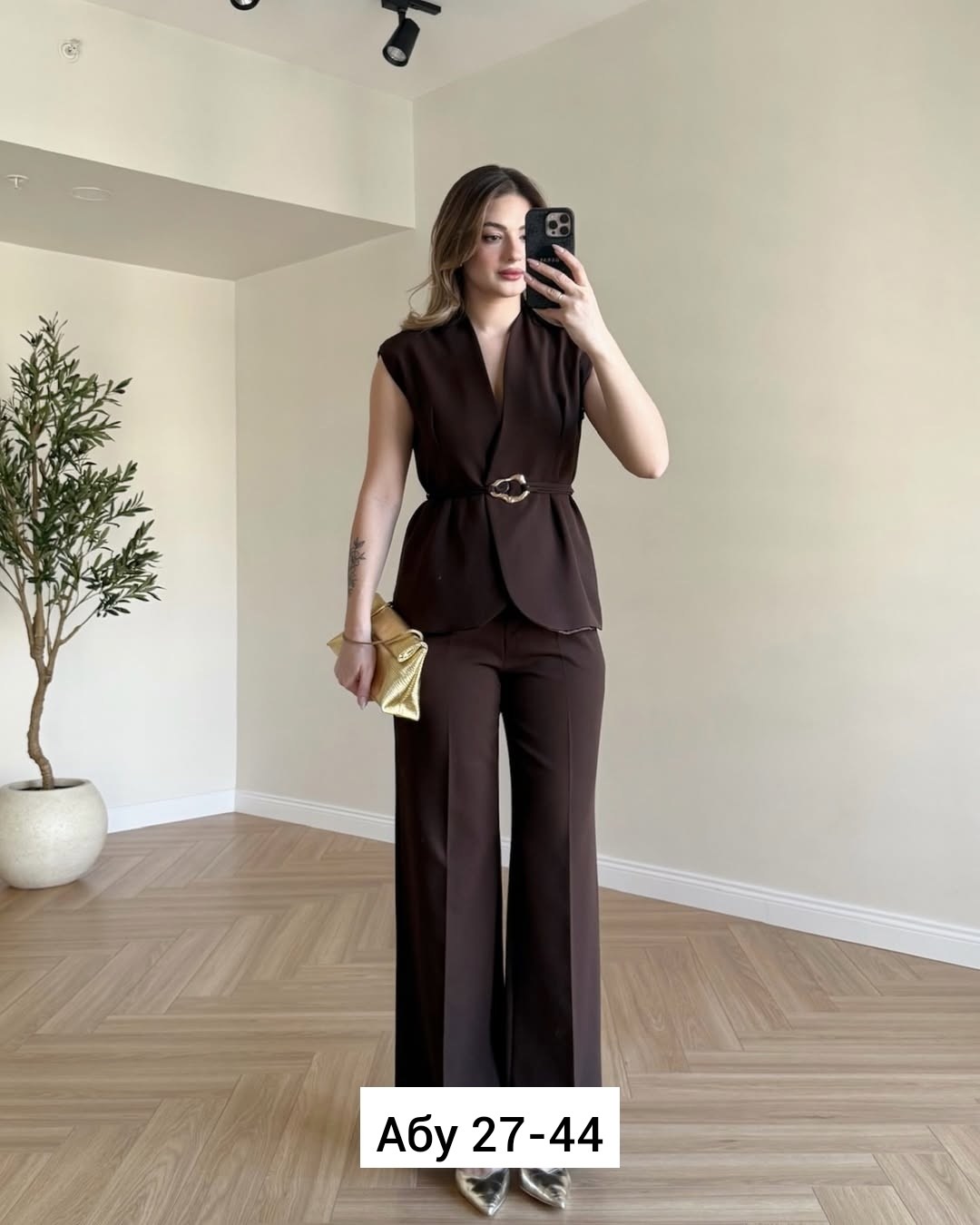 брючный костюм женский,женский костюм,элегантный брючный костюм,белый брючный костюм,костюм с жилетом и брюками