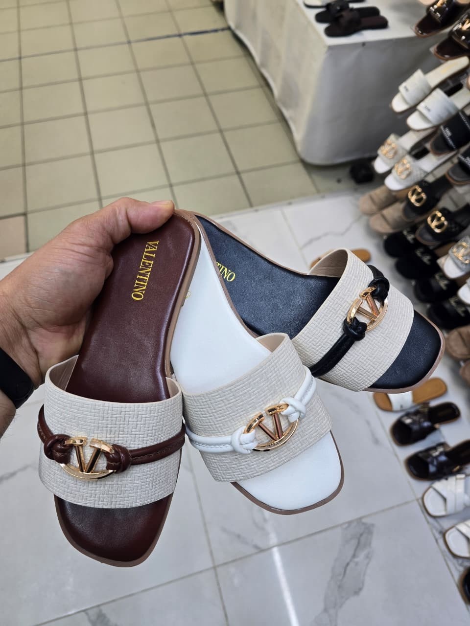 шлепанцы женские,, женская,модные шлепанцы,шлепки женские