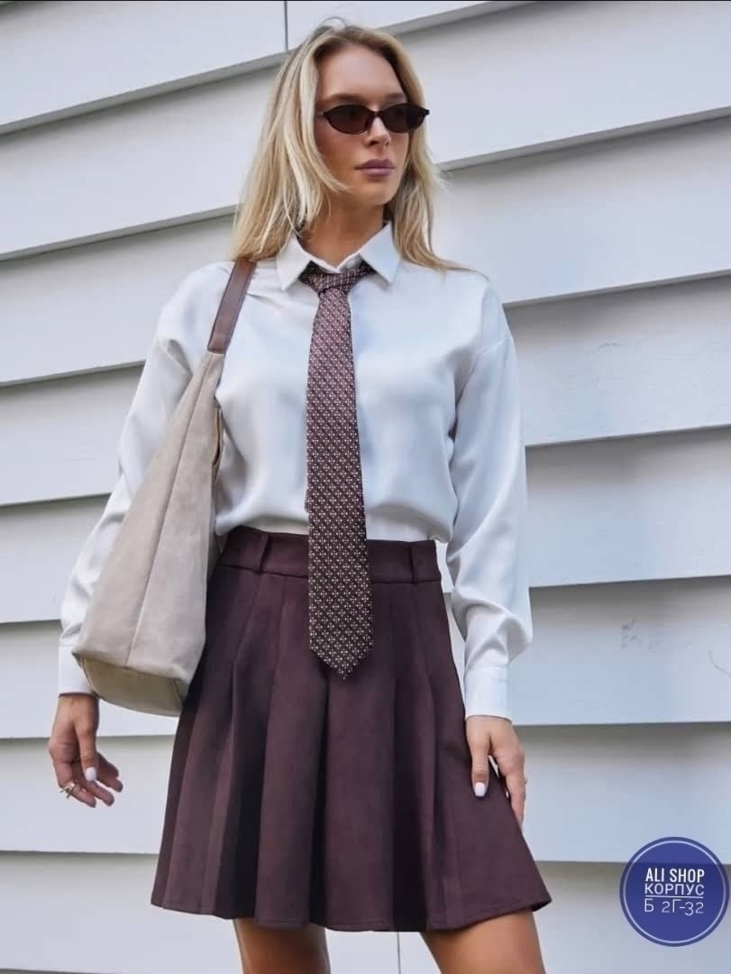 образ с юбкой,замшевая юбка,модная куртка,бордовая юбка