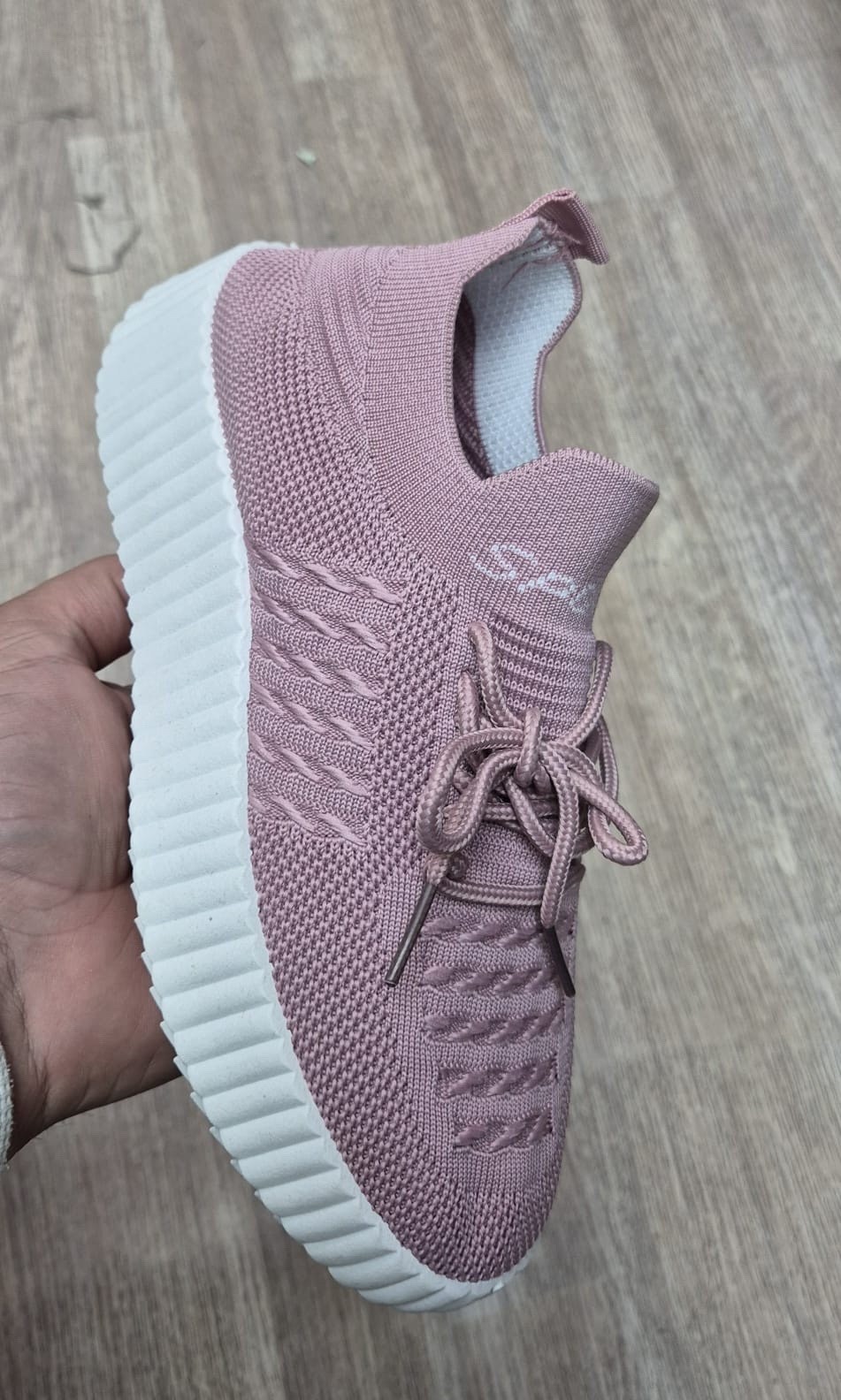 кроссовки женскиe,кроссовки,кроссовки изики,кроссовки изи,кроссовки иззи