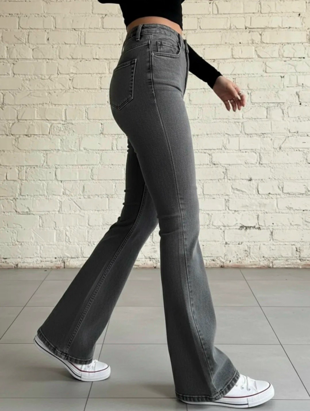 серые эластичные расклешенные джинсы для женщин,джинсы клеш,джинсы клеш женские,джинсы-клеш женские с завышенной талией,серые джинсы клеш