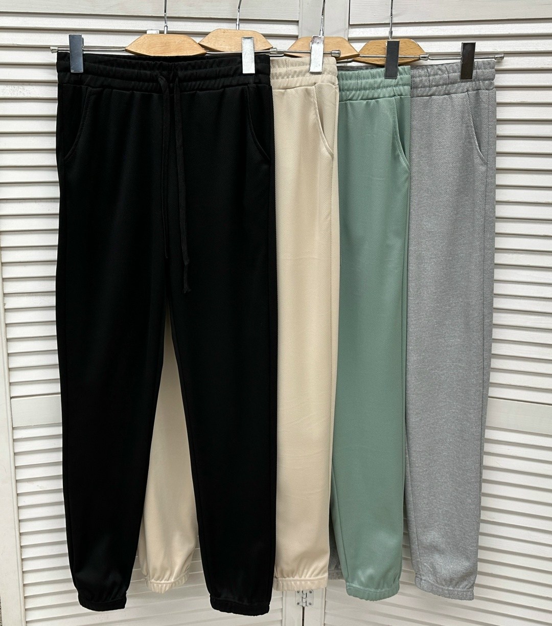 серые спортивные штаны,серые спортивные штаны женские,женские серые спортивные штаны на резинке с,спортивные штаны женские,брюки спортивные