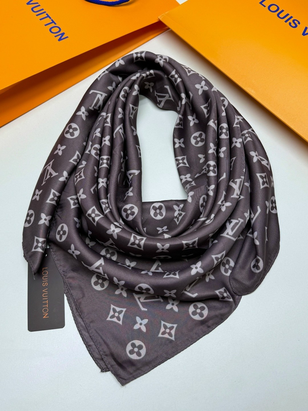 платки шелковые,шарф платок шелковый,женский платок,женские платки шелковый,платки тонки