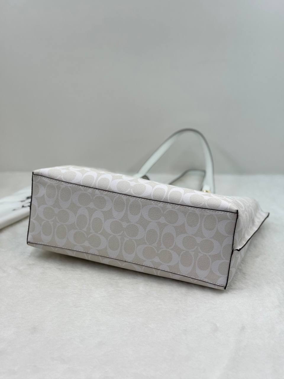 сумка coach,женская сумка coach,coach city zip tote white,брендовая сумка coach,сумка coach шоппер на плечо