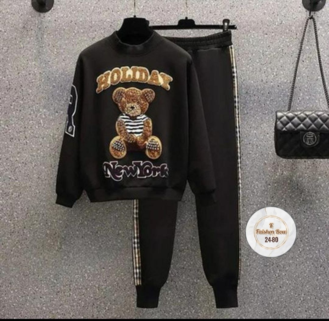 спортивный костюм женский,спортивный костюм moschino,спортивные костюм,одежда с кодами для,повседневный спортивный костюм