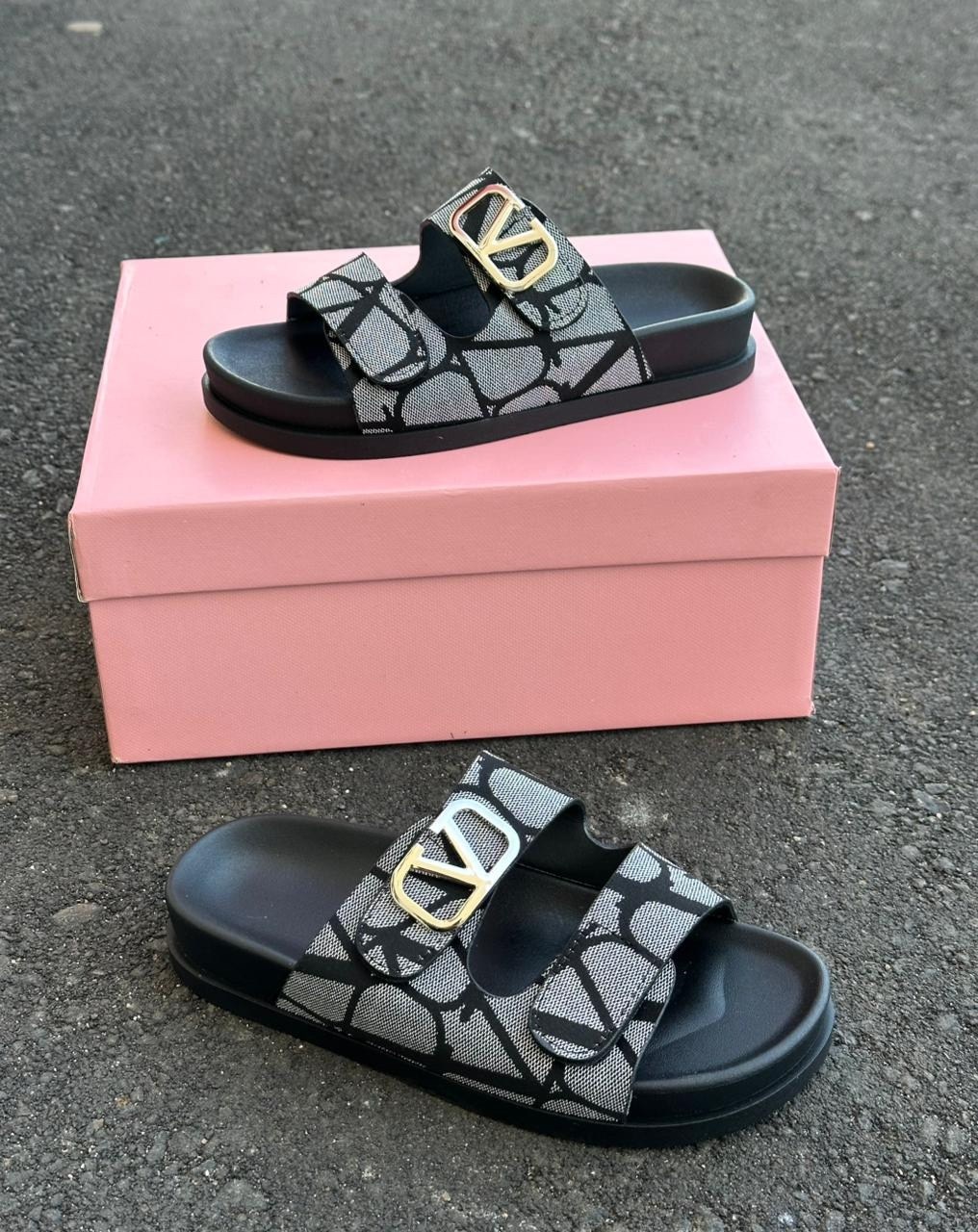 кожаные шлепанцы miu miu,шлепанцы miu miu,шлепки miu miu,,сандалии miu miu