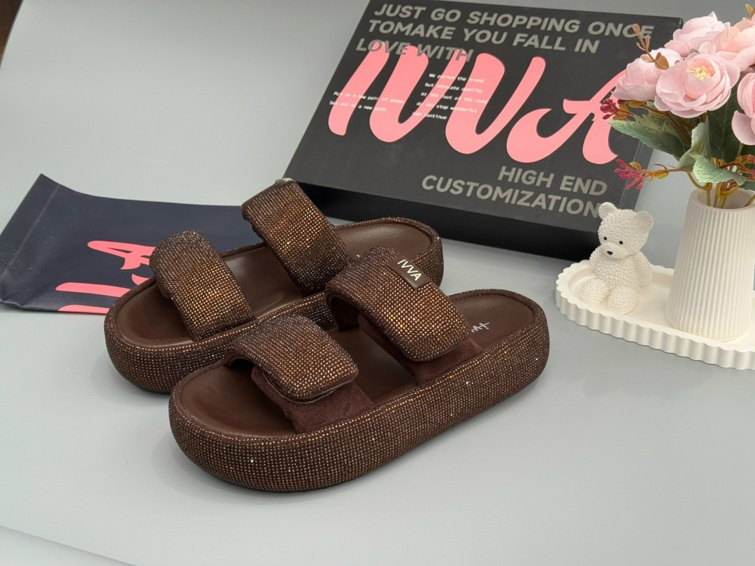 ,женские шлепанцы,шлепки женские, женская,модные тапочки