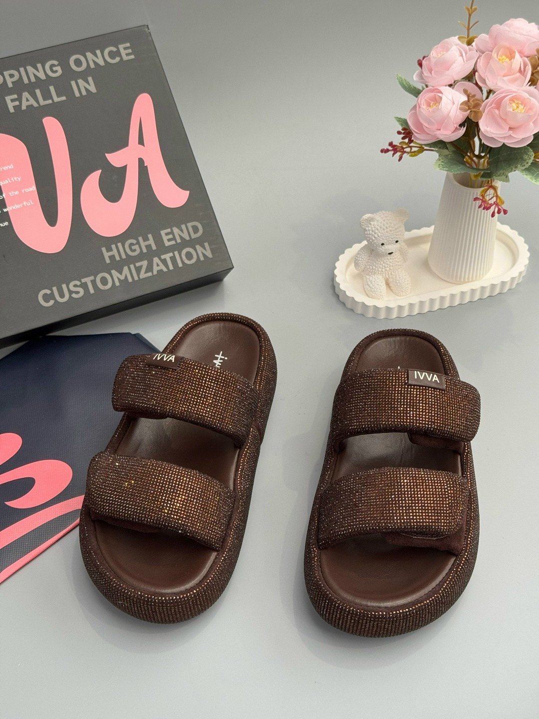 ,женские шлепанцы,шлепки женские, женская,модные тапочки