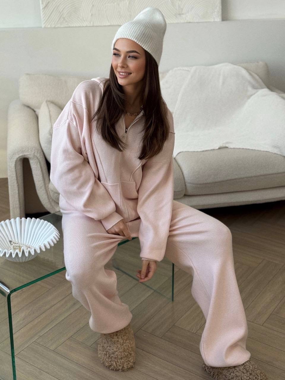 стильный трикотажный костюм,трикотажные костюмы,костюм стильный,костюм голубой,женские костюмы