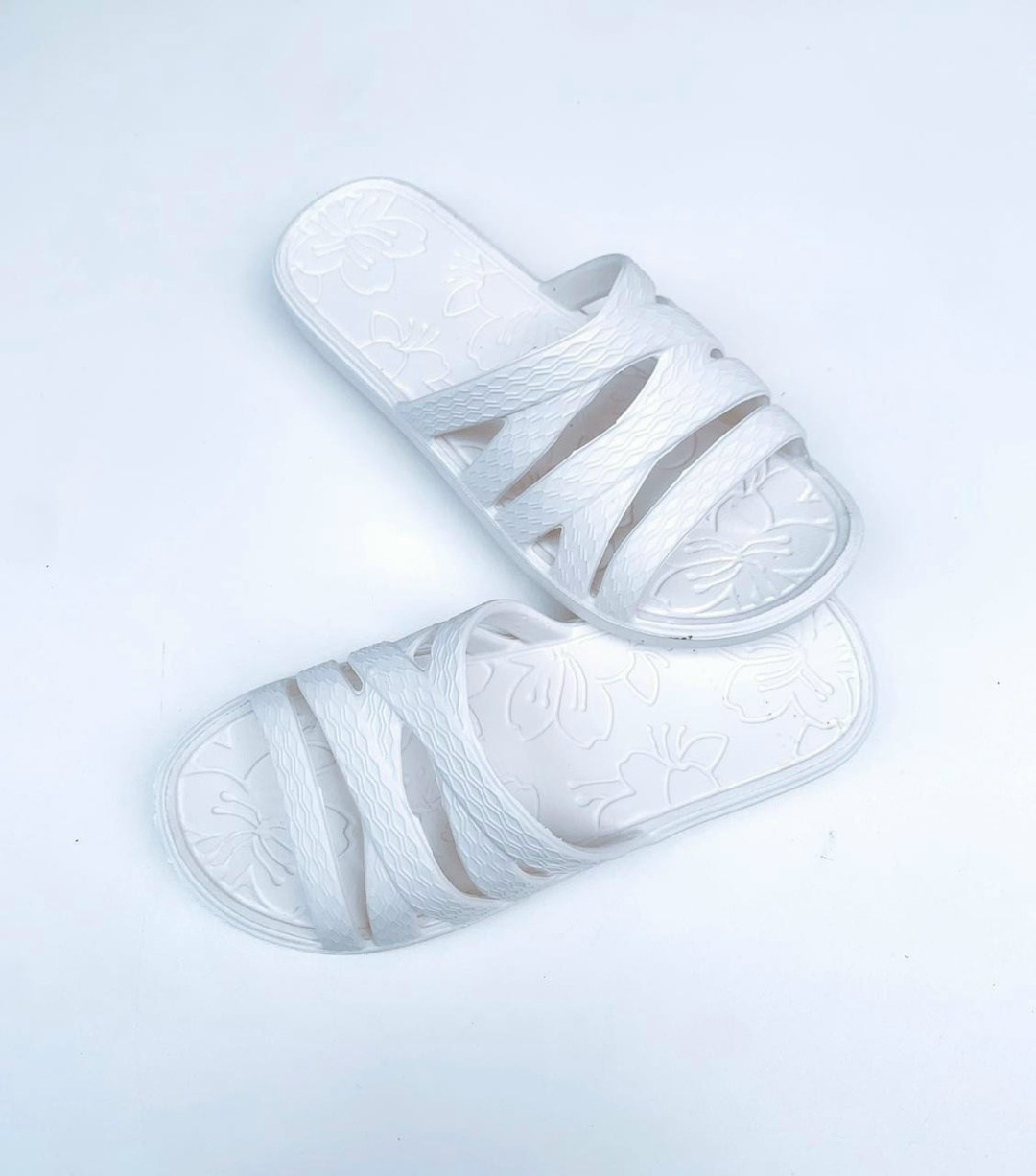 женские шлепанцы,белые шлепанцы,сланцы женские,,шлепанцы сланцы