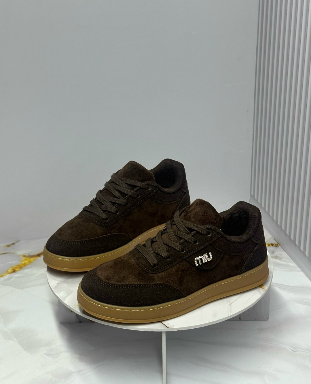 ,спортивная ,замшевые кроссовки,кроссовки замш,женские кроссовки