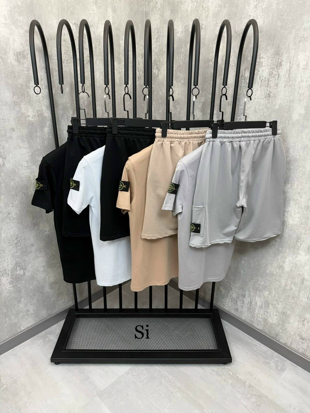 спортивный костюм stone island,шорты stone island,комплект одежды stone island,костюм шортами