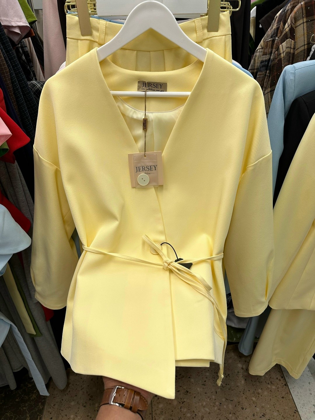 жакет,женские жакеты,женские пиджаки,жакет и брюки,жакет с поясом