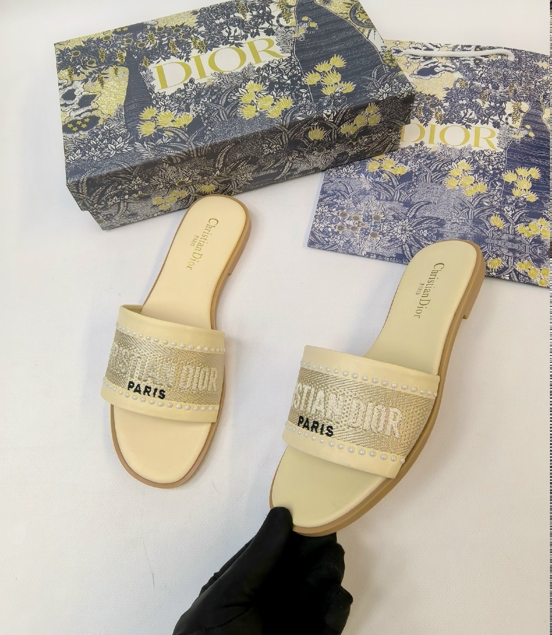шлепанцы кристиан диор,шлепанцы christian dior,шлепки диор,christian dior шлепанцы коллекция 2026,шлепанцы женские