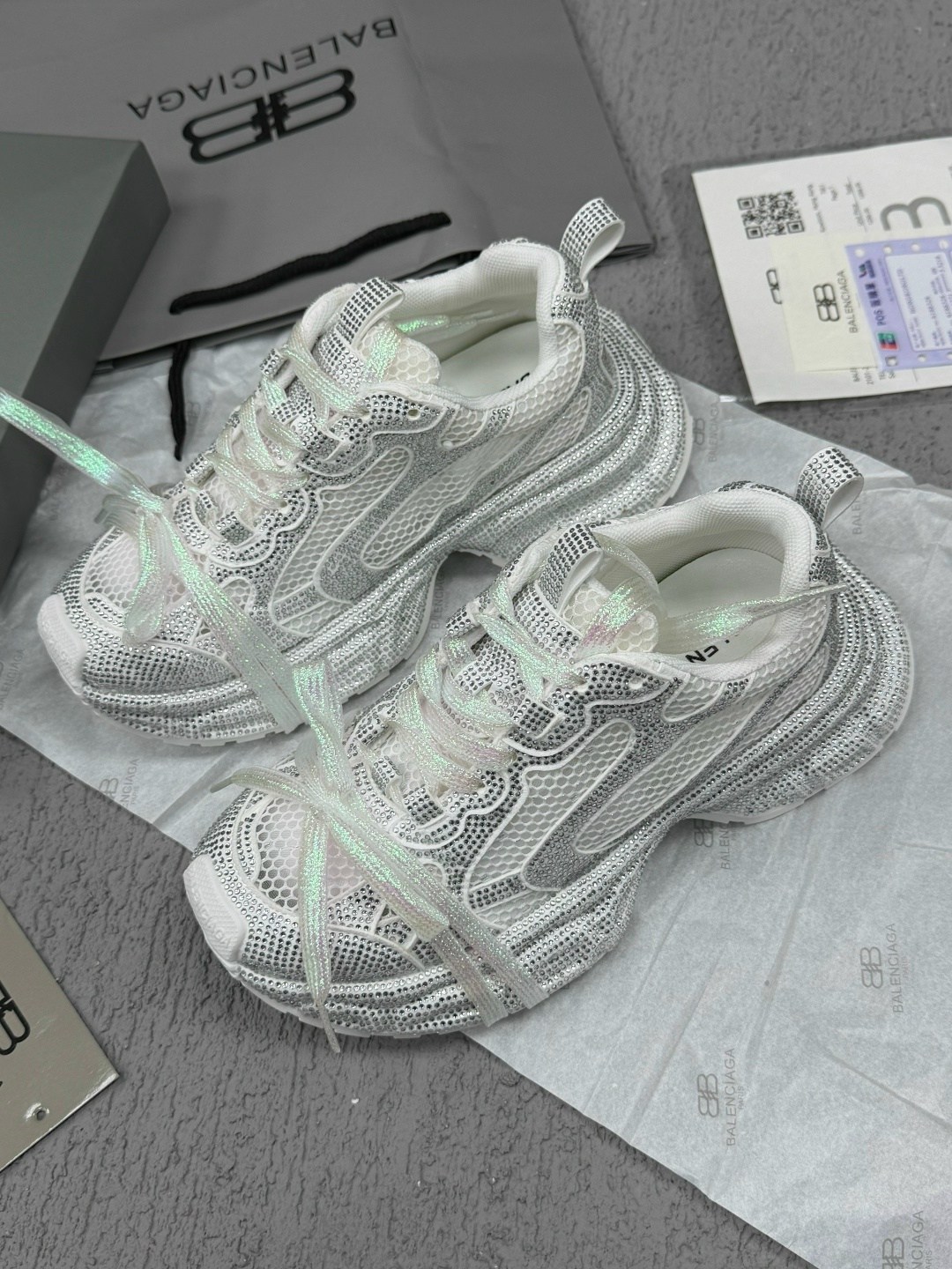 кроссовки женские balenciaga,кроссовки balenciaga,женские кроссовки,кроссовки баленсиага,