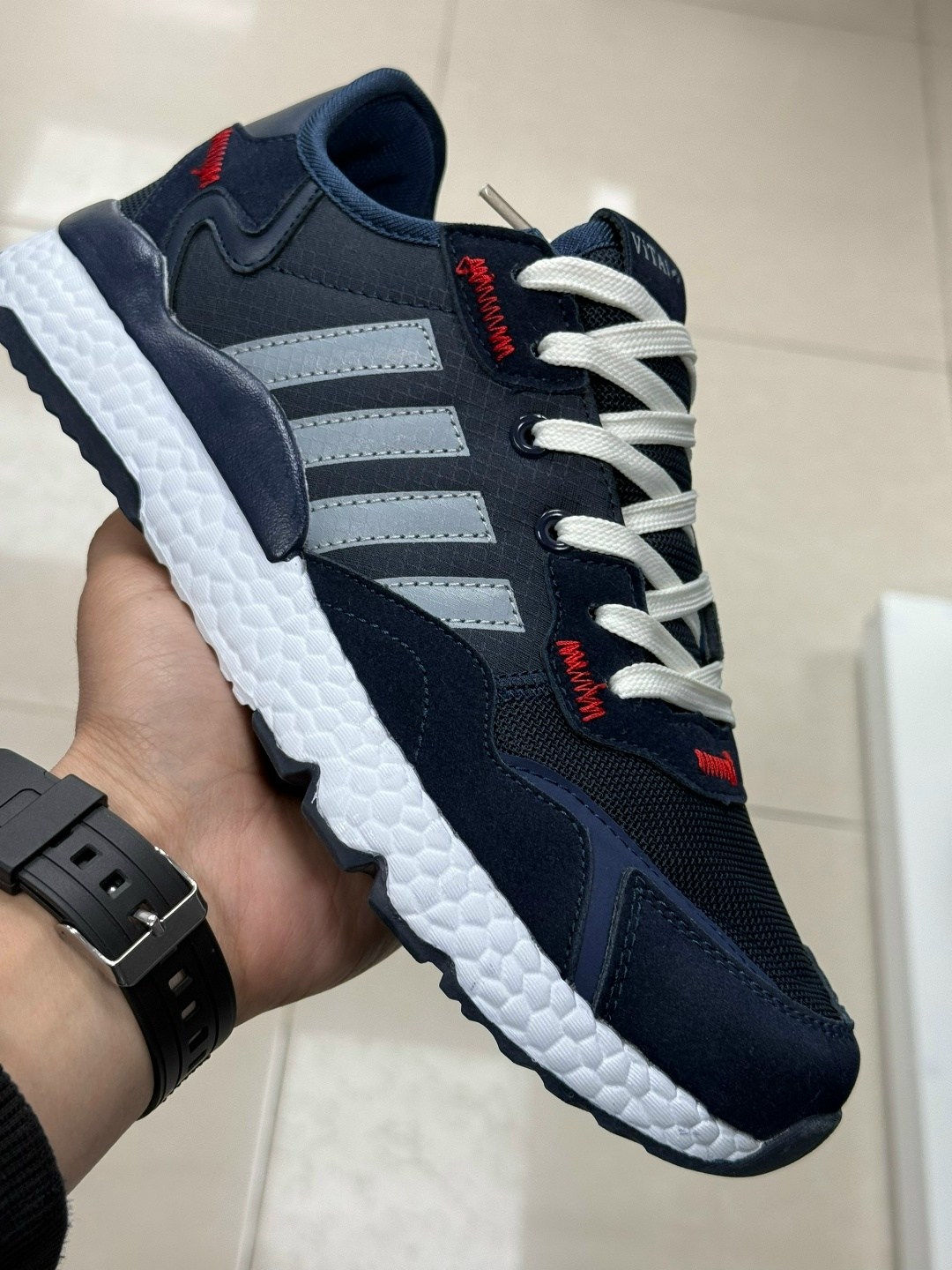 кроссовки adidas,кроссовки adidas nite jogger,адидас найт джогер кроссовки черно белые,кроссовки адидас zx 700 мужские,кроссовки adidas мужские