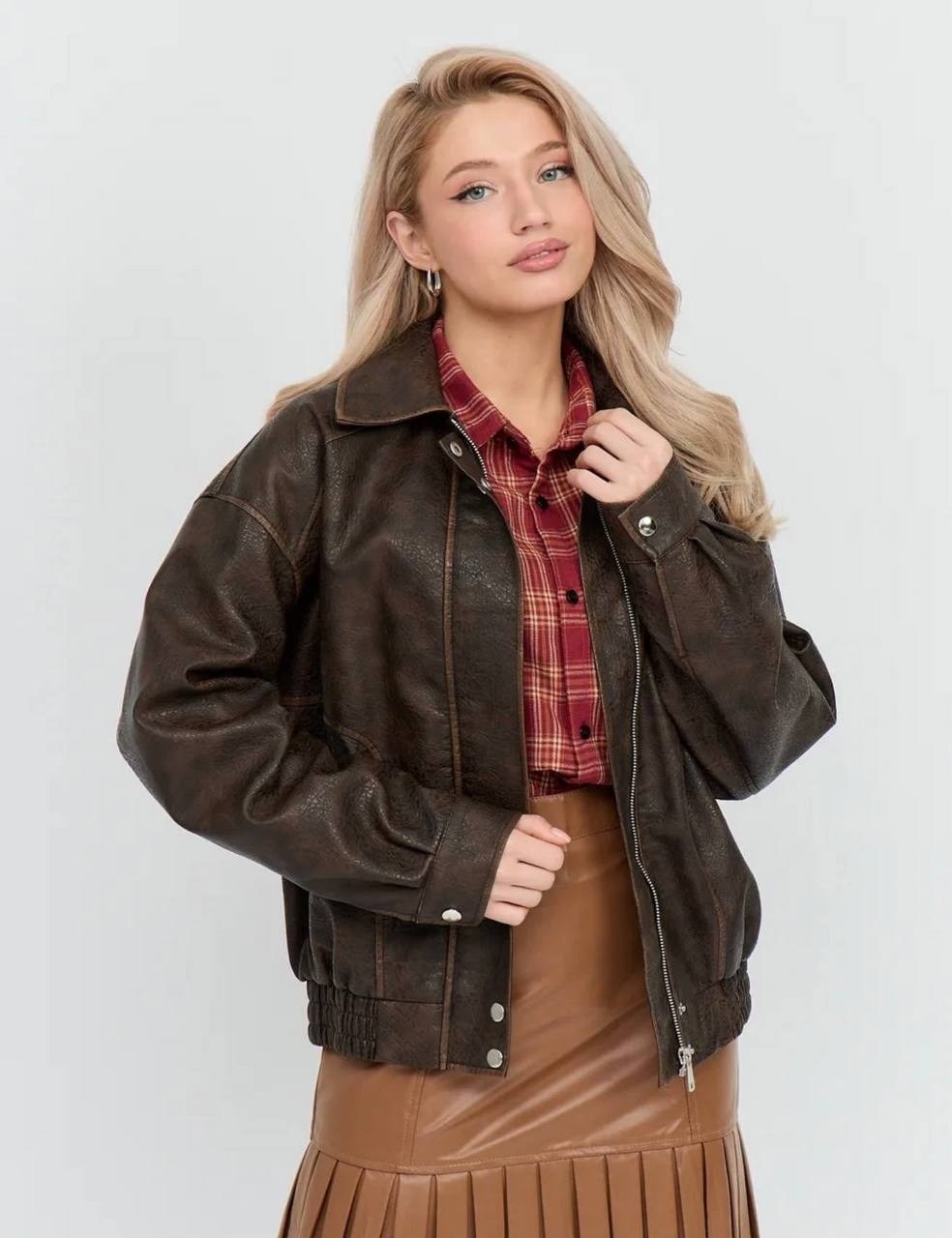 кожаные куртки,женские кожаные куртки,куртка женская бомбер,коричневая кожаная куртка,куртка замшевая бомбер оверсайз на осень