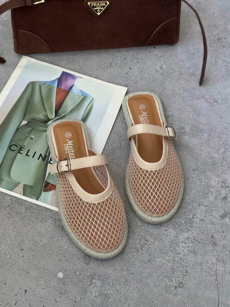 ,шлепанцы женские,модные шлепки,женская ,модные шлепанцы