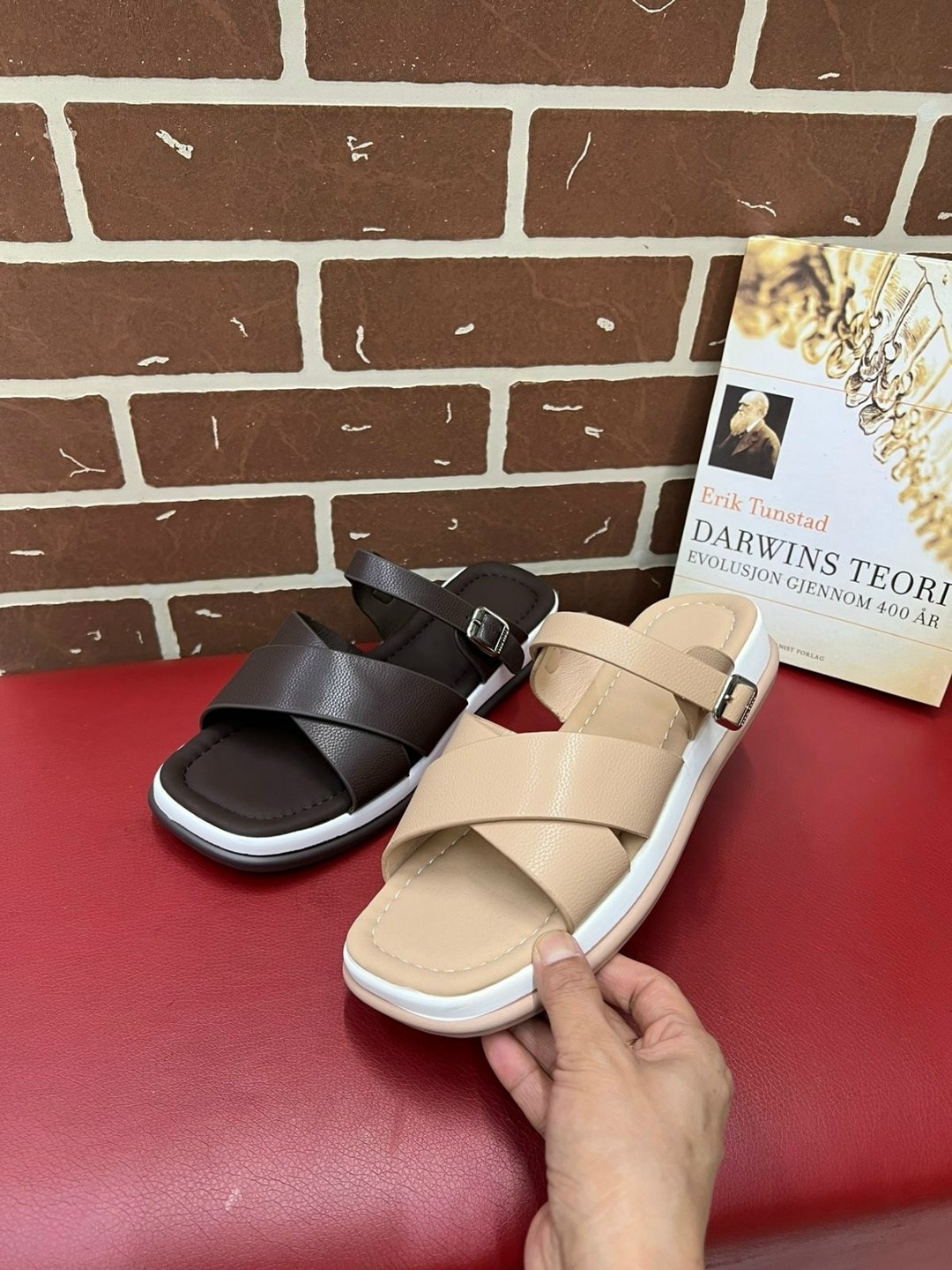 женские шлепанцы,женские шлепанцы prada,шлепанцы prada,шлепки прада женские,шлёпки женские прада