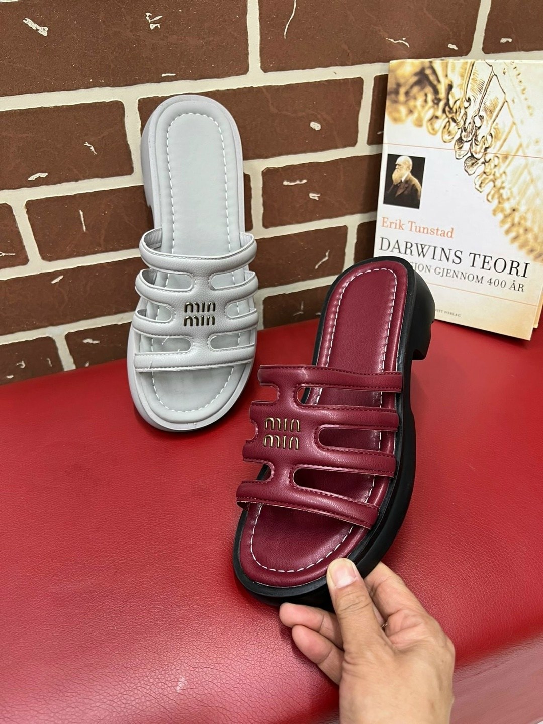 женские шлепанцы,женские шлепанцы prada,шлепанцы prada,шлепки прада женские,шлёпки женские прада