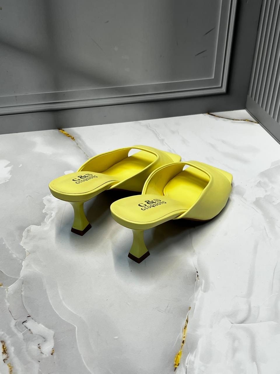 ,женские босоножки,женская ,желтые босоножки,мюли на каблуке