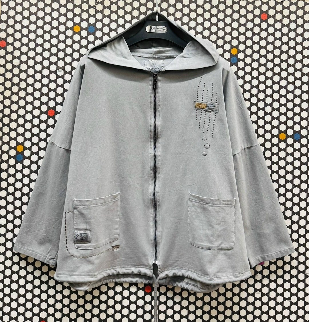 женская джинсовая куртка,джинсовая куртка,куртка женская,женская джинсовая куртка с капюшоном,джинсовая куртка большие размеры