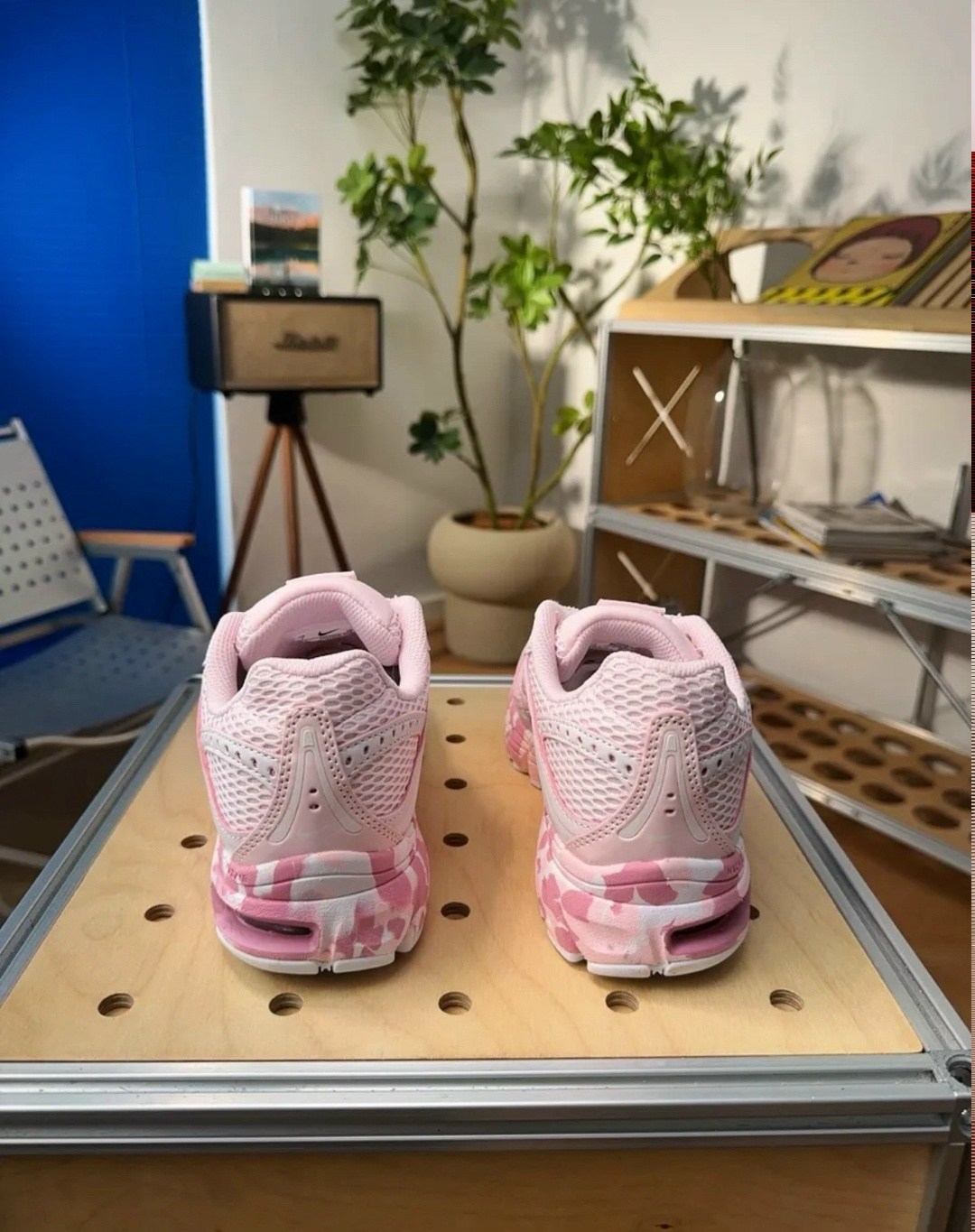 nike кроссовки женские,nike zoom vomero 5 pink,mizuno кроссовки,кроссовки nike,женские кроссовки