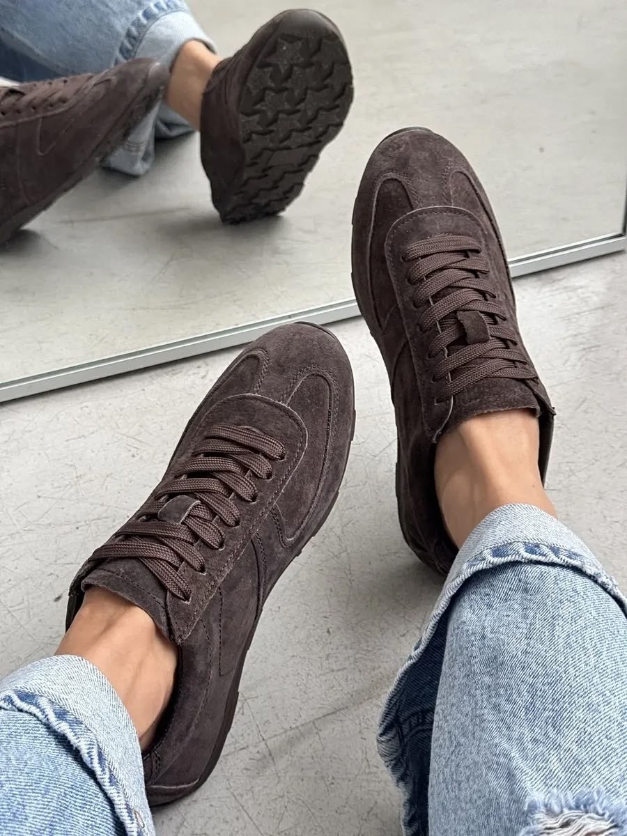 ,замшевые кроссовки,спортивная ,обуви,коричневые кроссовки