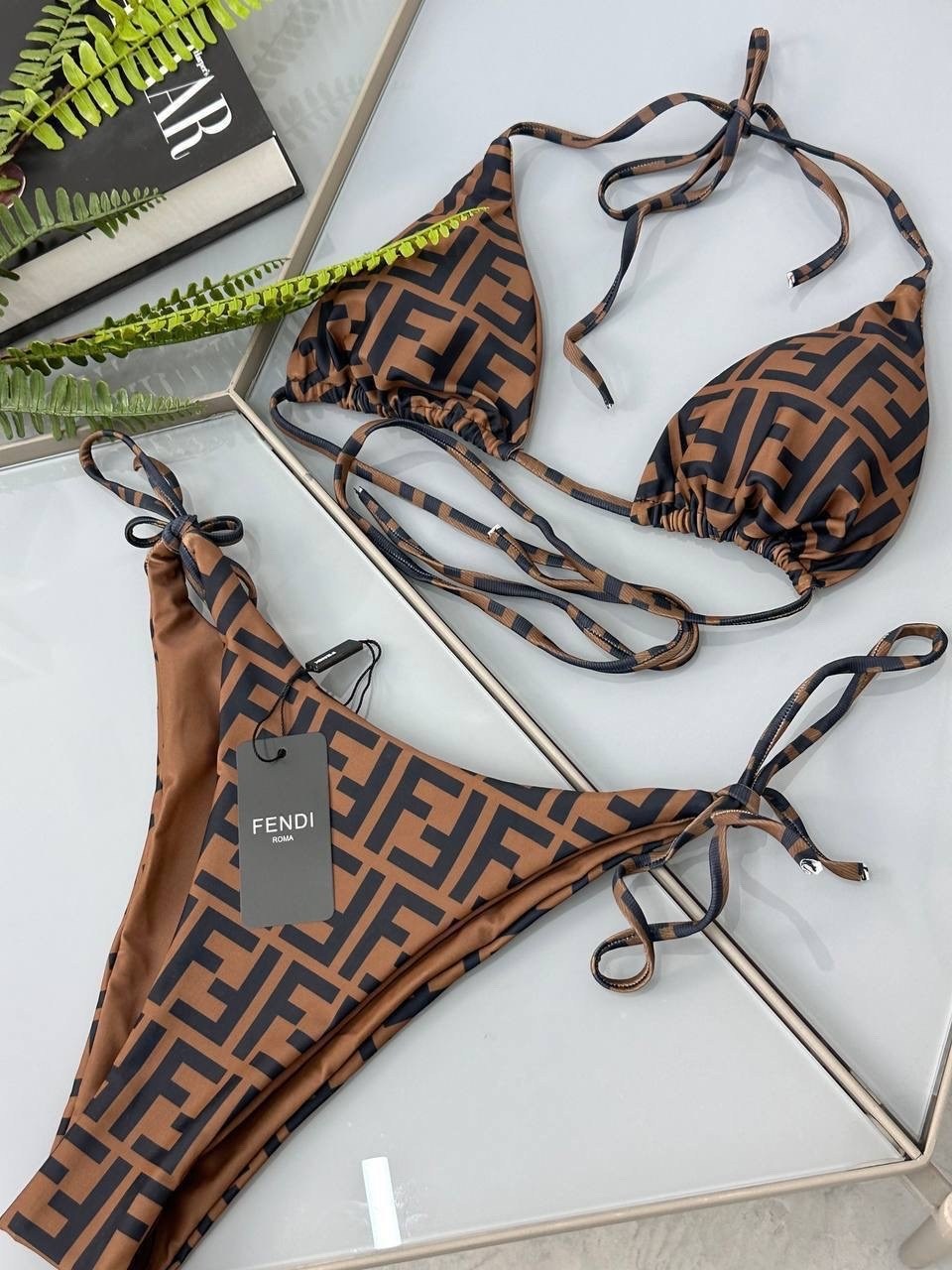 девушка,красивая брюнетка,красива девушка,модель с,купальник