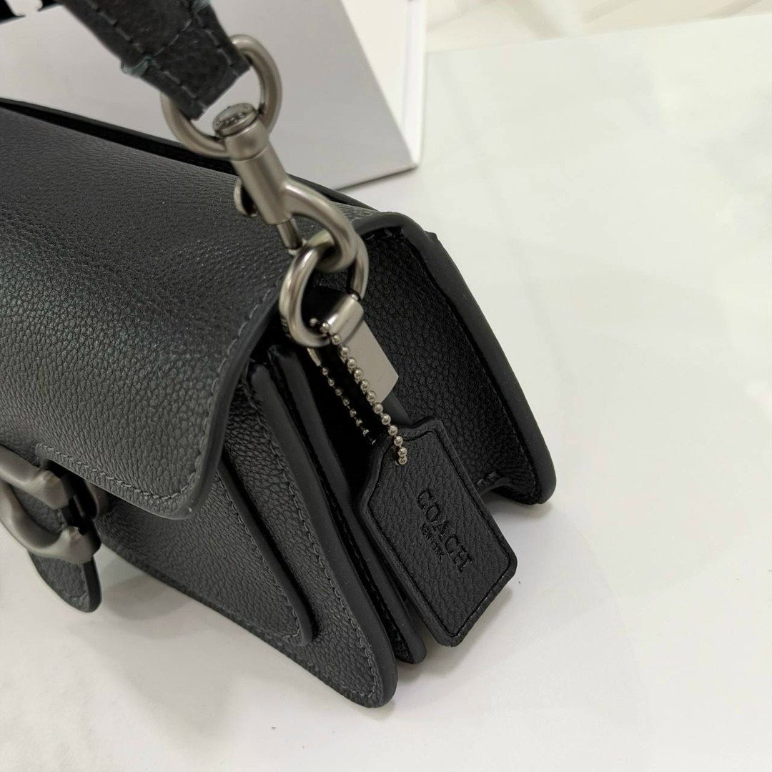 coach сумка на плечо tabby 20 черный,сумка через плечо tabby 26 из зерненой кожи coach черный,сумка polished pebble leather tabby 12 coach черный,женская сумка coach,сумка через плечо coach tabby 20