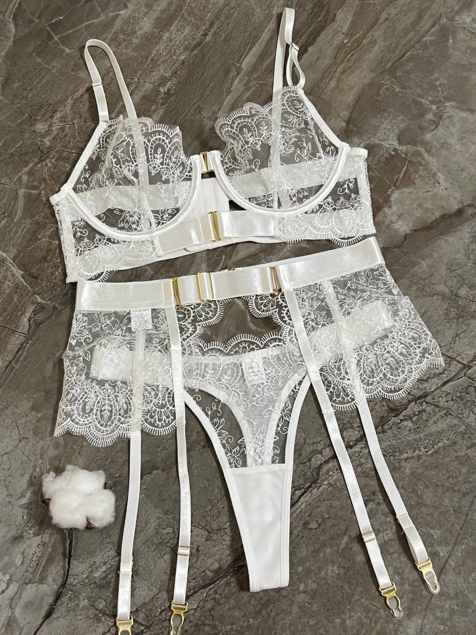 комплект нижнего белья,красный комплект белья,комплект белья,женские комплекты белья,комплекты нижнего белья женские