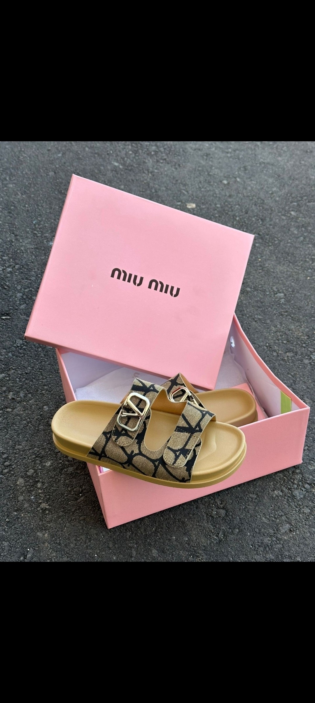 шлепки фенди,шлепанцы женские,тапочки fendi,,шлепанцы fendi