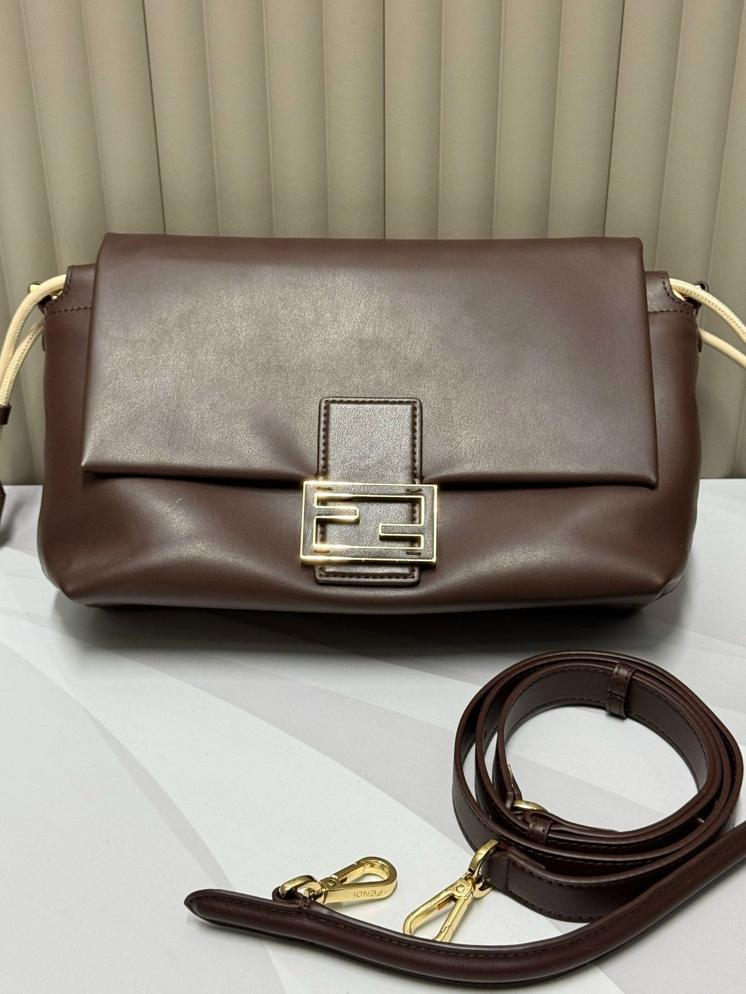 fendi сумка,fendi сумка на плечо,сумка,женская сумка fendi,сумки фенди