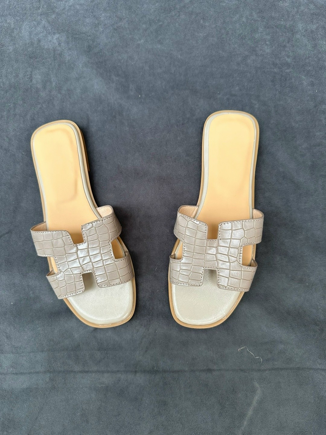 шлепки hermes женские,шлепки эрмес беж,шлепки эрмес,шлепки гермес женские,шлепки эрмес бежевые