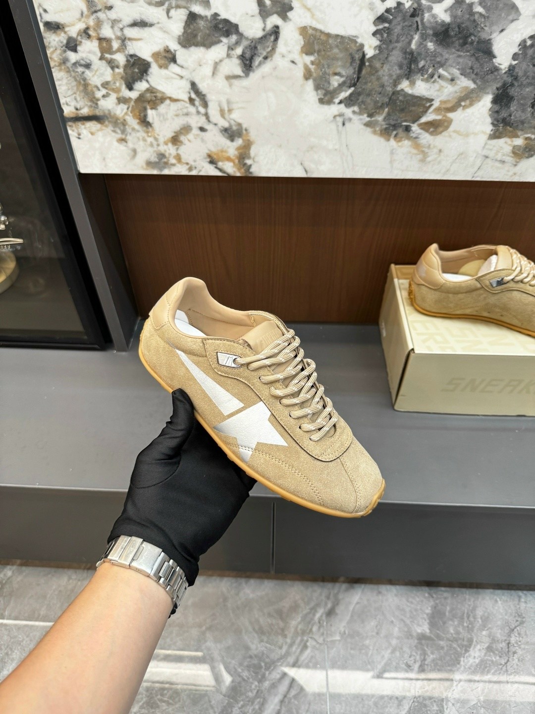 замшевые кроссовки,,спортивная ,женские кроссовки,кроссовки golden goose