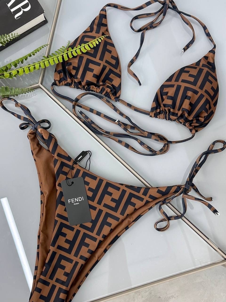 девушка,красивая брюнетка,красива девушка,модель с,купальник