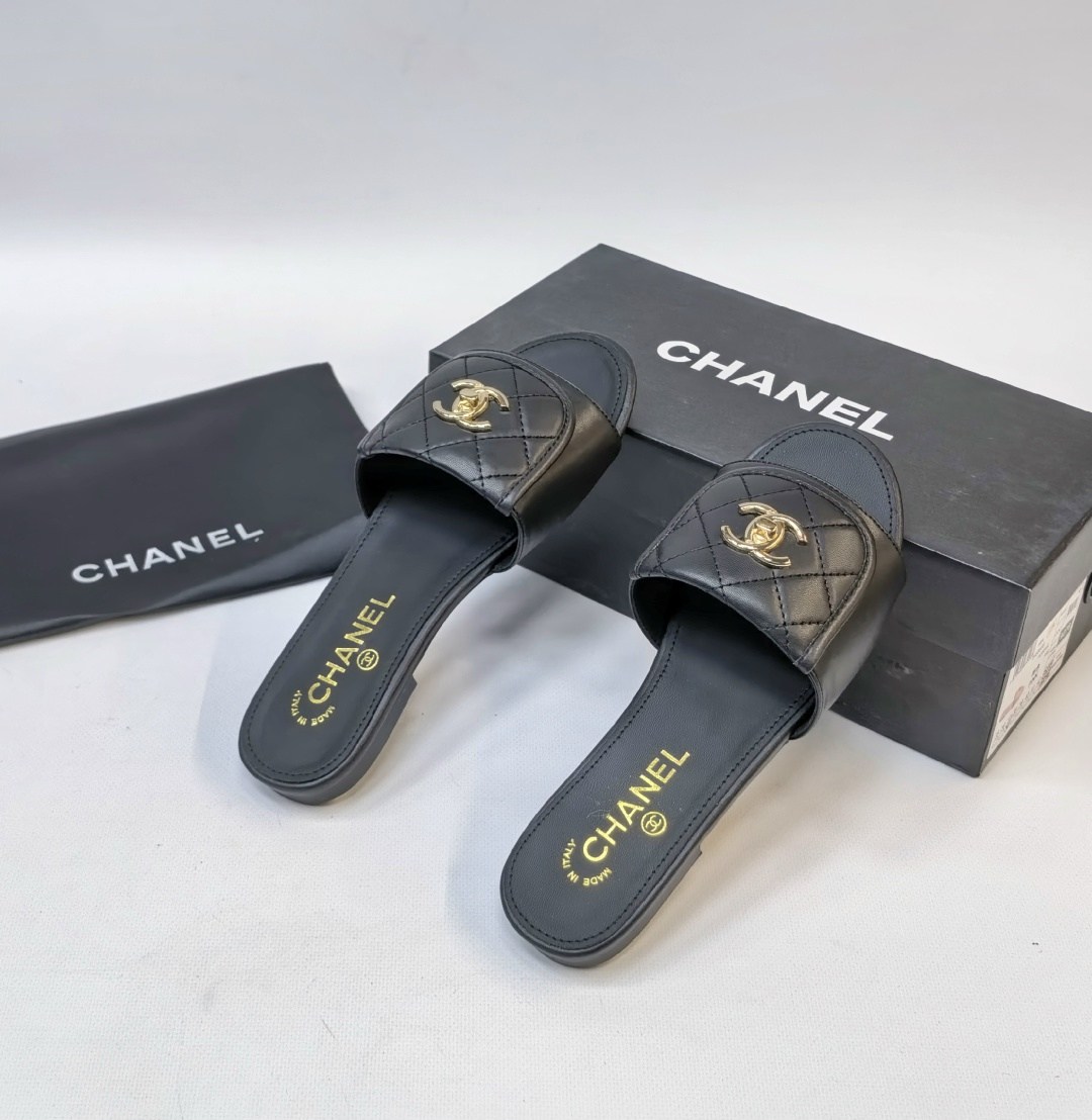 шлепанцы chanel,черные кожаные шлепки chanel,женские шлепанцы chanel,тапочки женские chanel,тапочки chanel