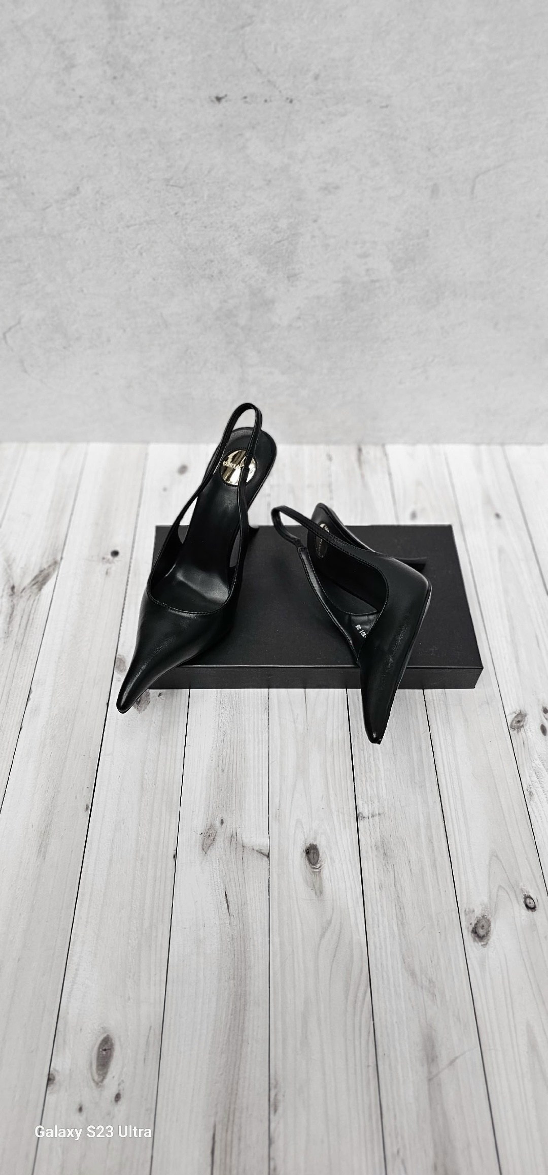 туфли saint laurent,туфли-лодочки saint laurent lee slingback из лакированной кожи,yves saint laurent туфли,saint laurent туфли-лодочки blake из лакированной кожи с открытой пяткой,