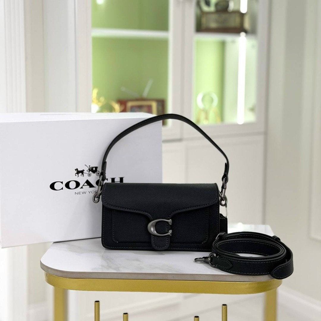 coach сумка на плечо tabby 20 черный,сумка через плечо tabby 26 из зерненой кожи coach черный,сумка polished pebble leather tabby 12 coach черный,женская сумка coach,сумка через плечо coach tabby 20