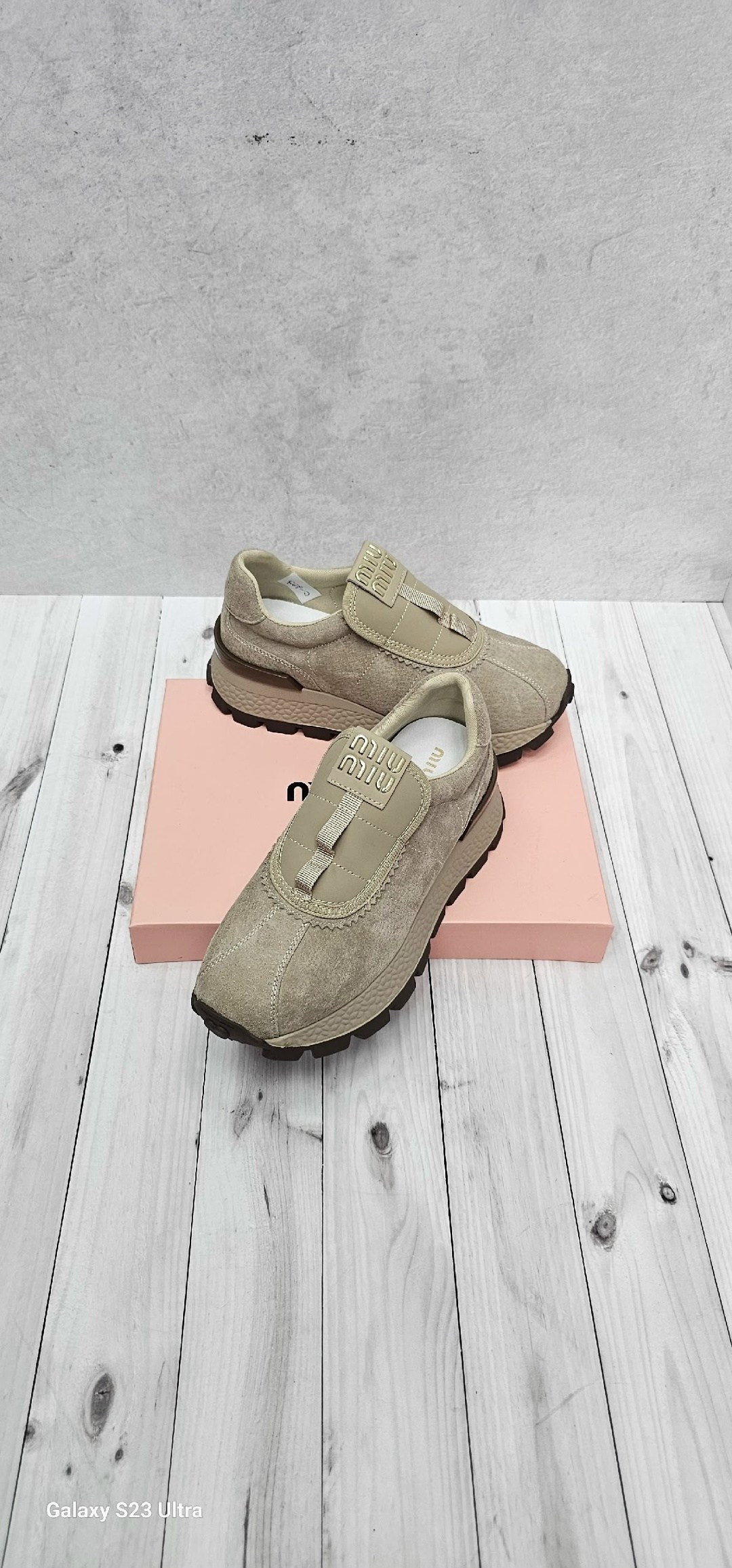 miu miu кроссовки женские,,кроссовки miu miu,женские кроссовки miu miu tyre молочные,кроссовки miu