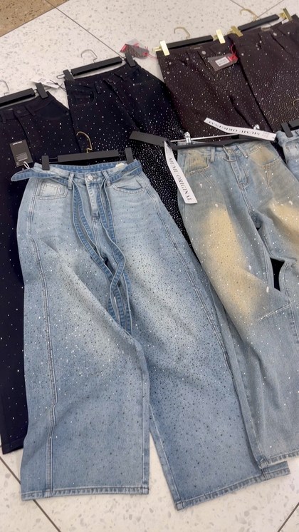 джинсы со стразами,джинсы со стразами женские,модные джинсы,женские широкие джинсы,стильные джинсы