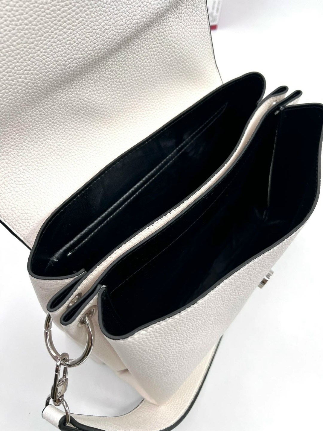 белая сумка guess,сумка женская guess,guess сумка,сумка guess женская белая,сумка guess оригинал