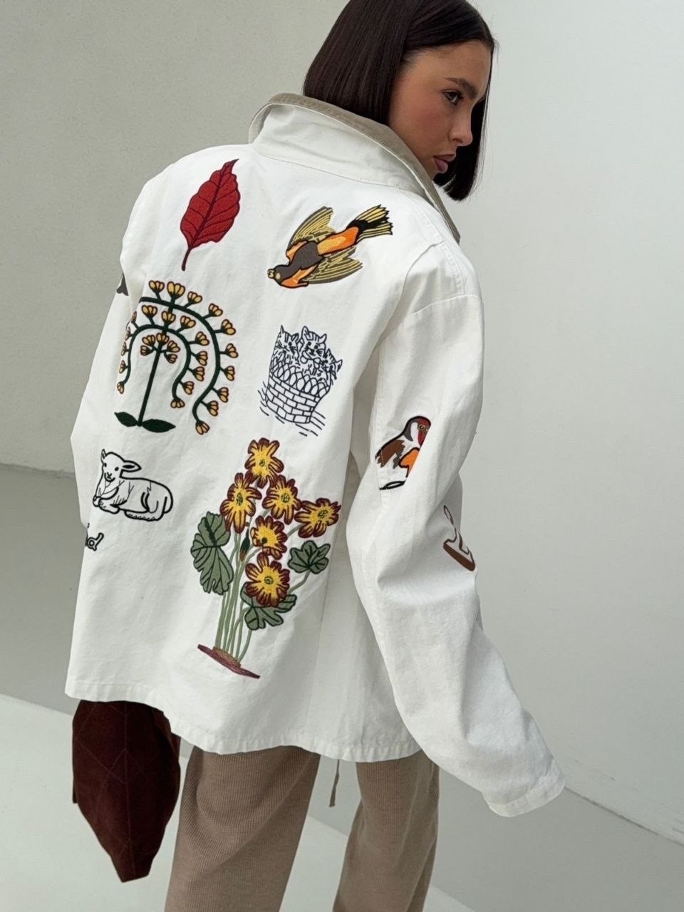 стильные наряды,одежд,куртка с вышивкой,женские костюмы