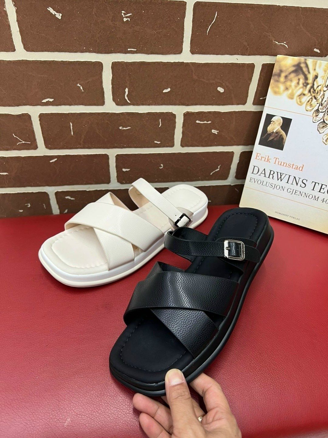 женские шлепанцы,женские шлепанцы prada,шлепанцы prada,шлепки прада женские,шлёпки женские прада