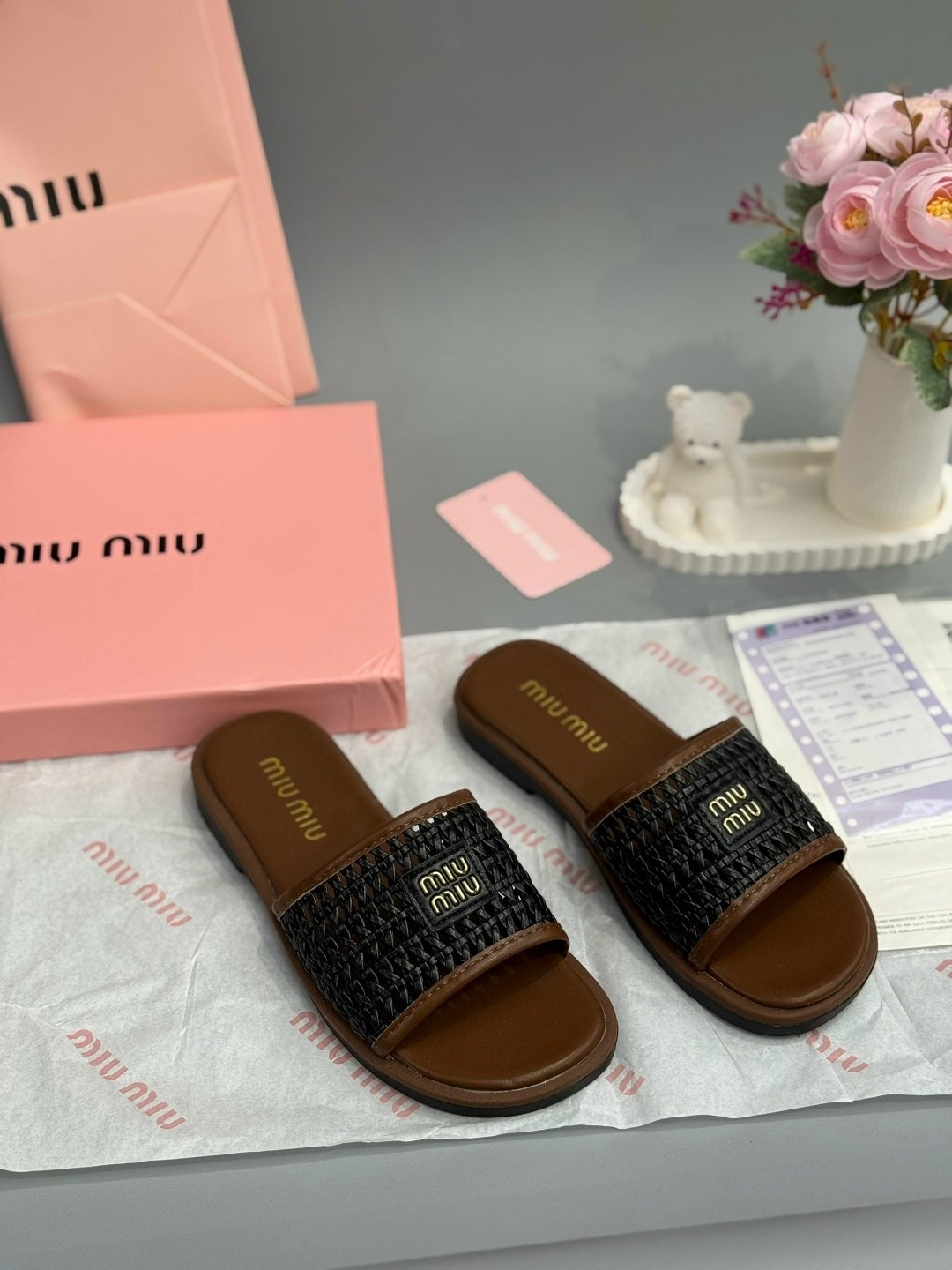 шлепанцы miu miu,шлепанцы женские,,женские шлепки,шлепки модные