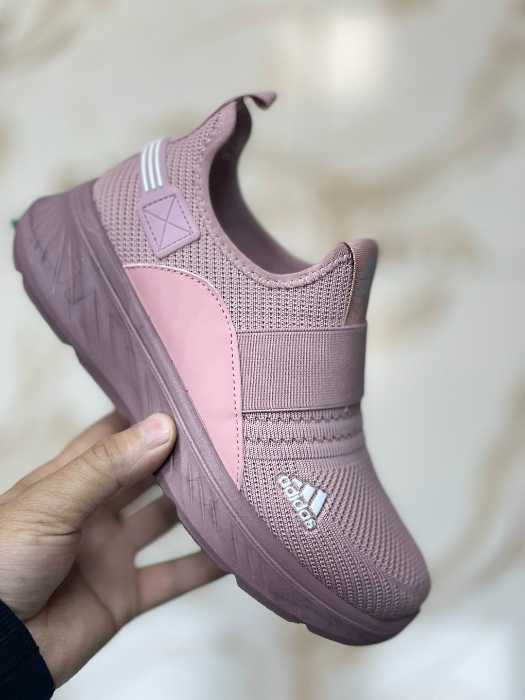 кроссовки оранжевые,adidas nmd r 1,кроссовки,спортивная ,дышащие кроссовки