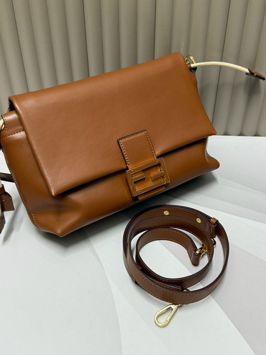 fendi сумка,fendi сумка на плечо,сумка,женская сумка fendi,сумки фенди