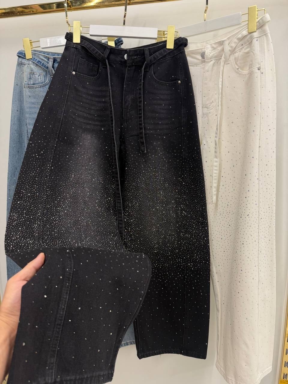 джинсы со стразами,джинсовые брюки,широкие джинсы со стразами,джинсы со стразами женские,джинсы с блестками