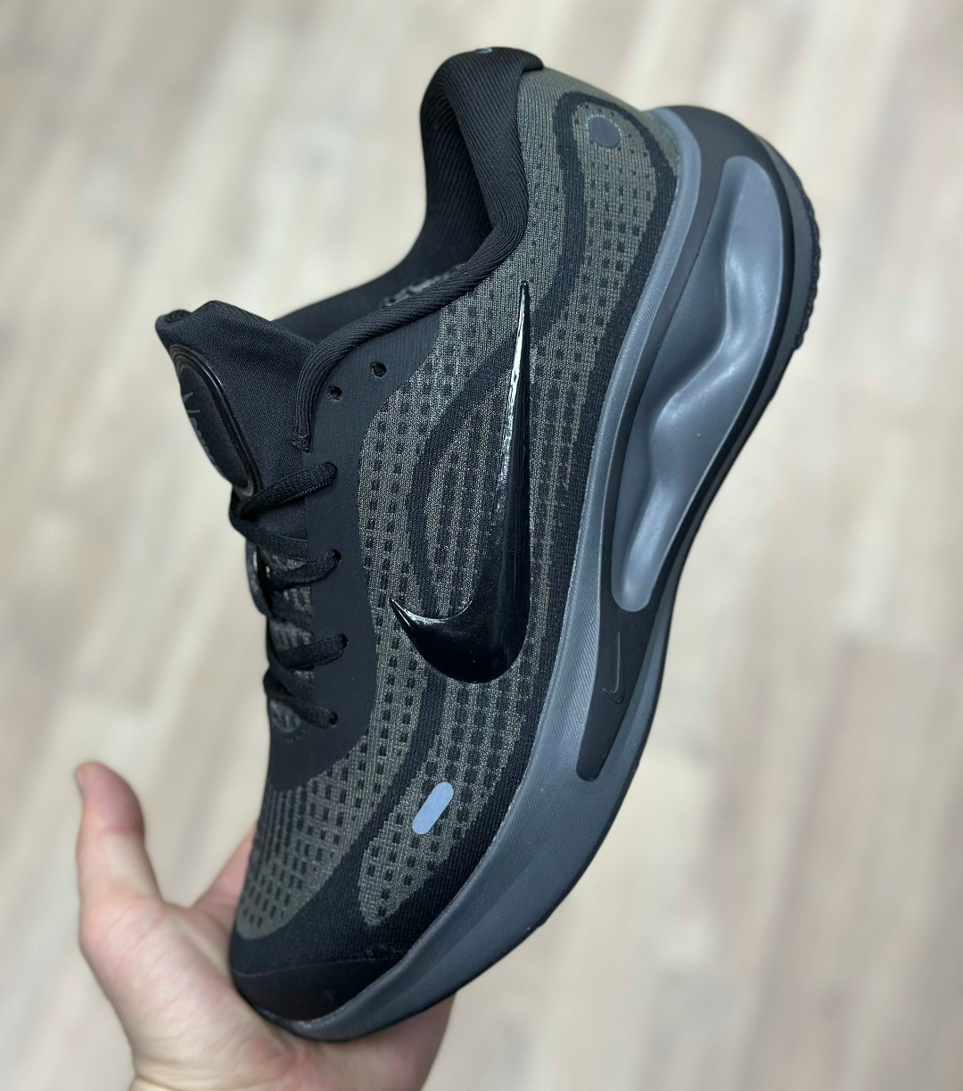 ,кроссовки boss,кроссовки hugo,мужские кроссовки,серые кроссовки